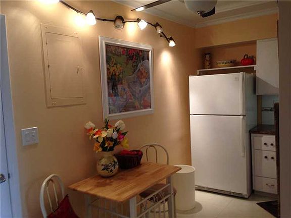 5th image of 3233 NE 34th St APT 216
