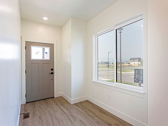 3rd image of 4852 England Blvd