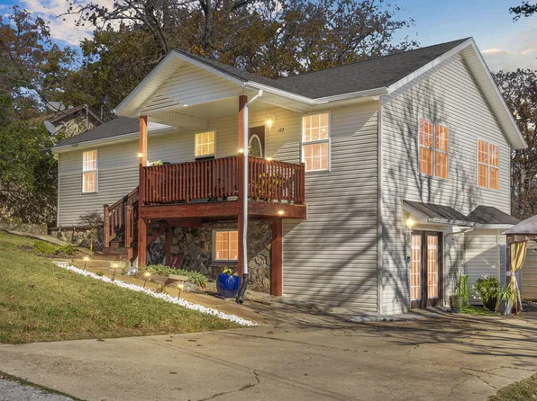 172 Kansas Avenue, Rockaway Beach, MO 65740