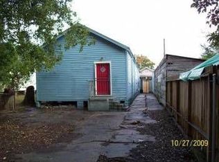 8406 Apple St, New Orleans, LA 70118