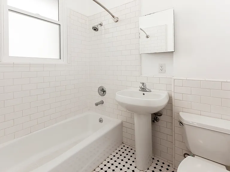 1651 Larkin St #8 — Photo 5