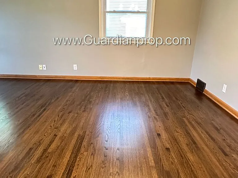 4402 Zenith Ave S — Photo 12