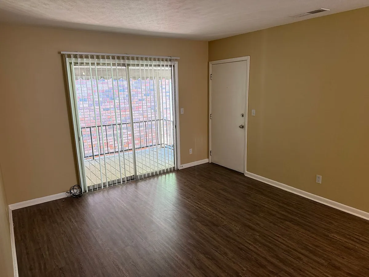 Building Photo - 1011 Oakview Ave #1-16