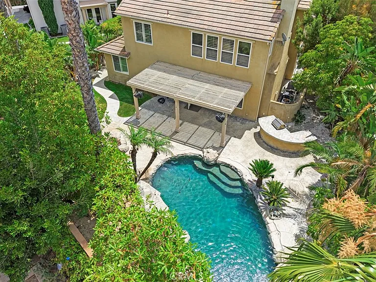 19 Garnet — Photo 26
