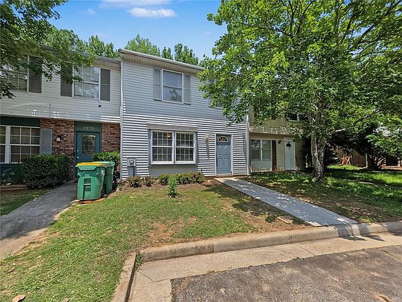 3rd image of 6437 Meadow Rue Dr