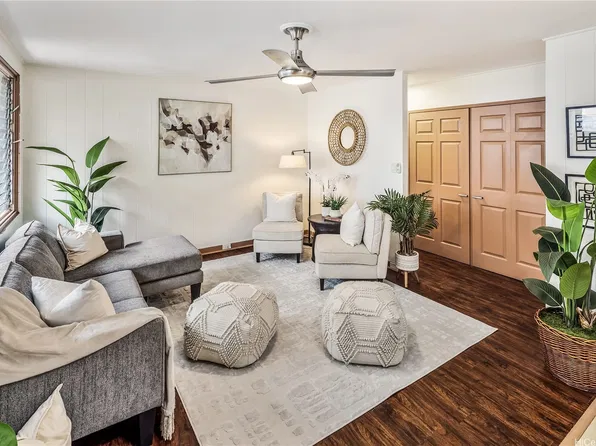 1329 Kaihee St APT B, Honolulu, HI 96822