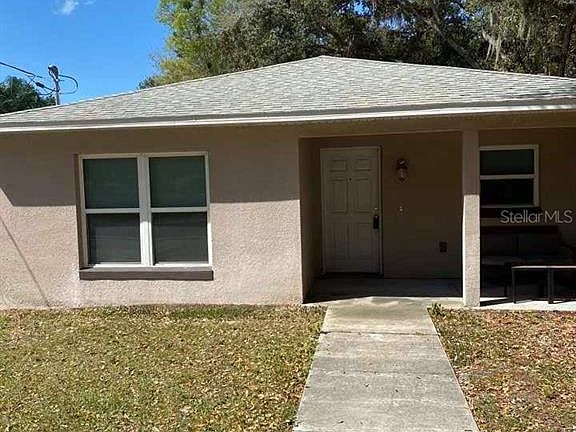 3rd image of 1521 Oak Ln