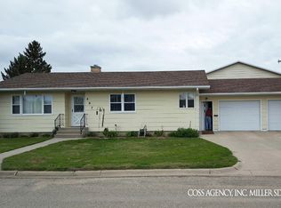 807 W 1st Ave, Miller, SD 57362