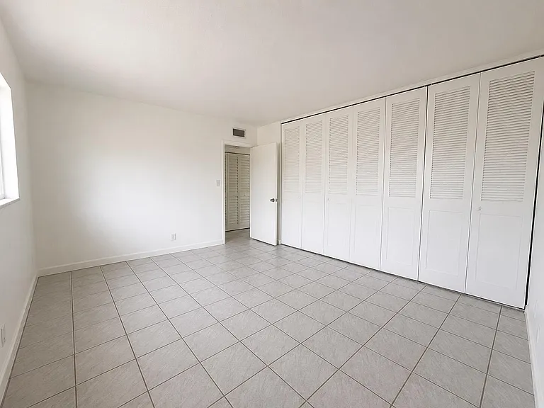 1857 Jefferson St #304 — Photo 9