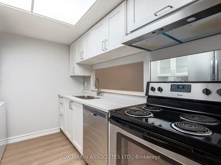 33 University Ave #303 — Photo 20