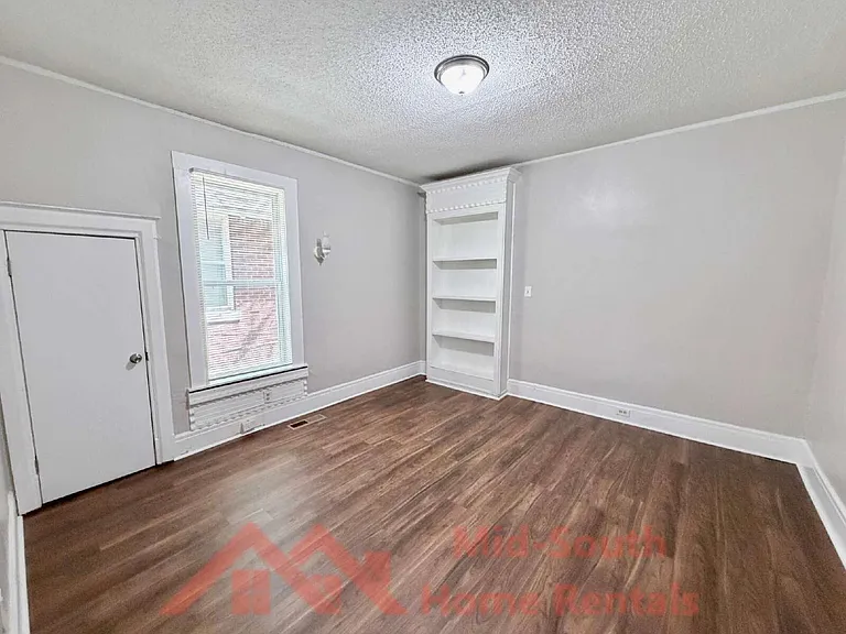 1561 Foster Ave — Photo 13