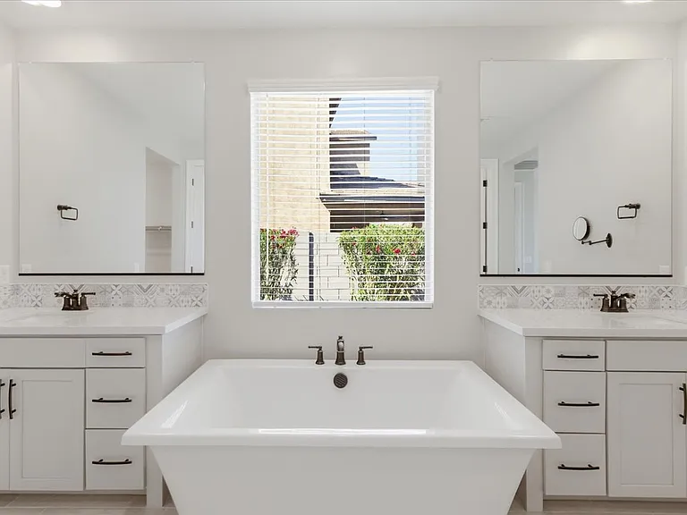 2225 N 140th Dr — Photo 25