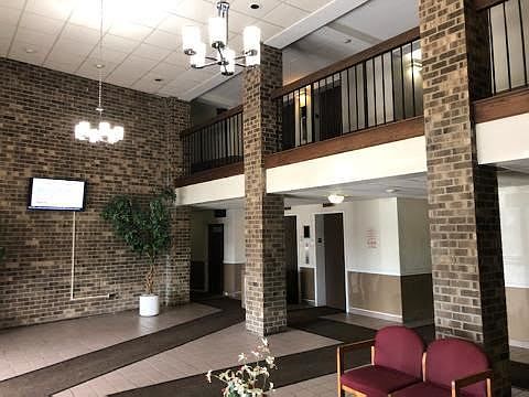 2nd image of 1460 Fairlane Dr APT 416