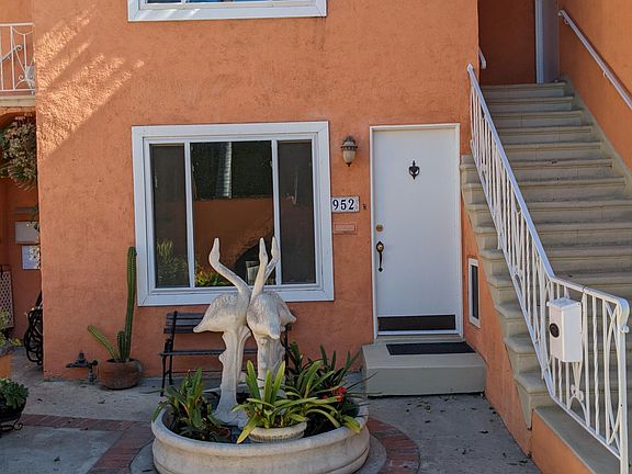 2nd image of 952 Westbourne Dr #952