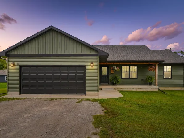 502 E Walnut St, Quasqueton, IA 52326