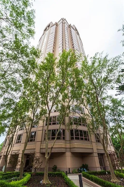 2 bed, 2.0 bath, 1209 sqft, $2,650 — Photo 2