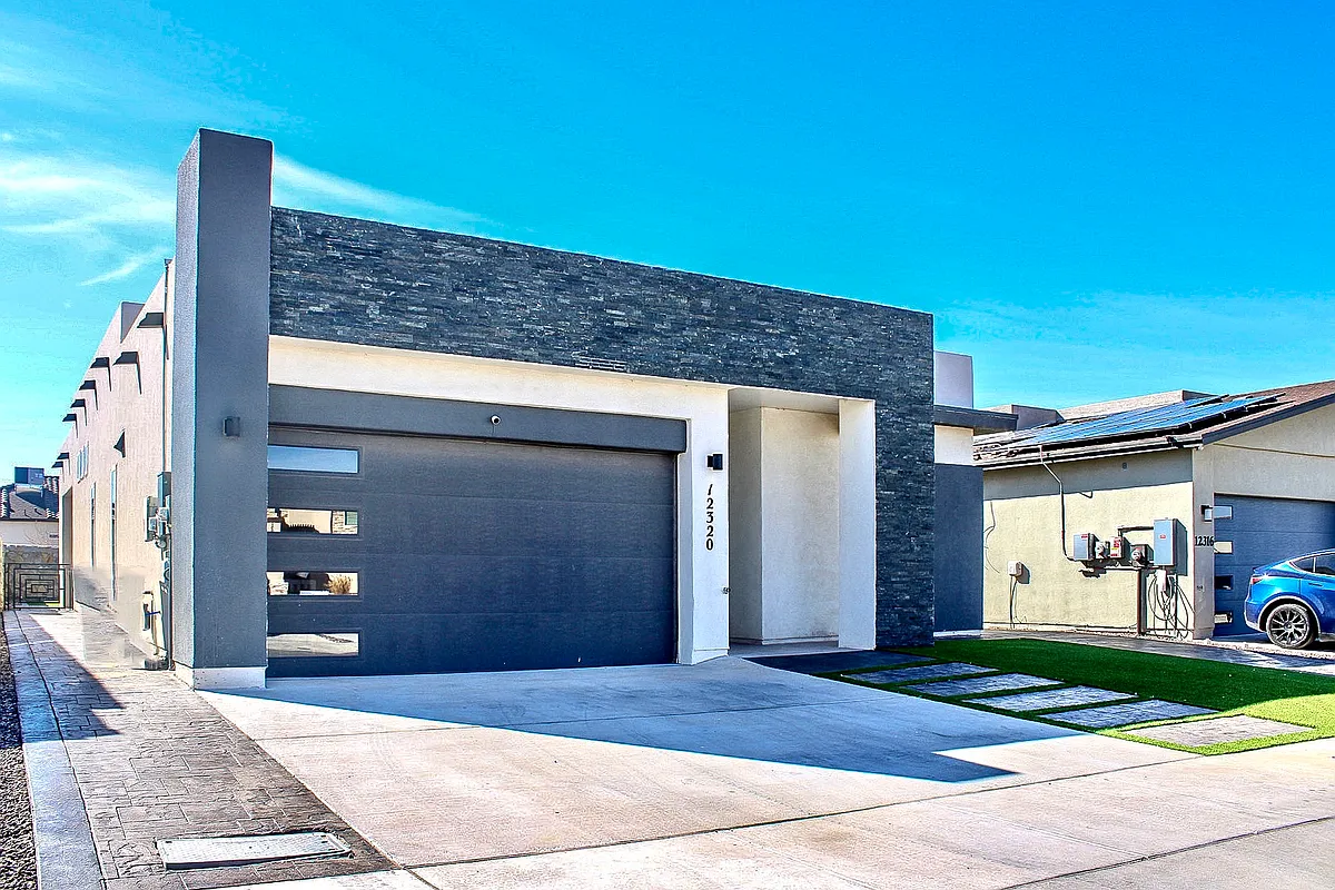 Building Photo - 12320 Desert Dove Ave