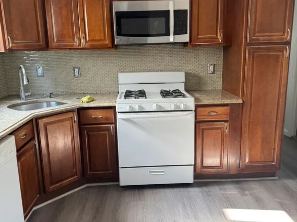 (undisclosed Address), Howard Beach, NY 11414