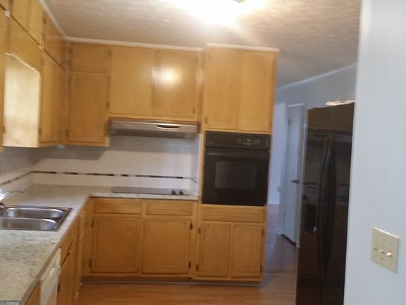 3rd image of 634 Rockborough Dr