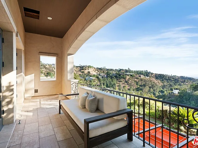 8 Beverly Ridge Ter — Photo 47