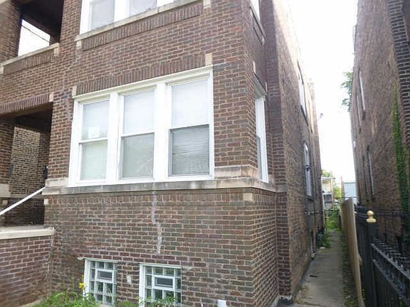 3rd image of 6545 S Talman Ave