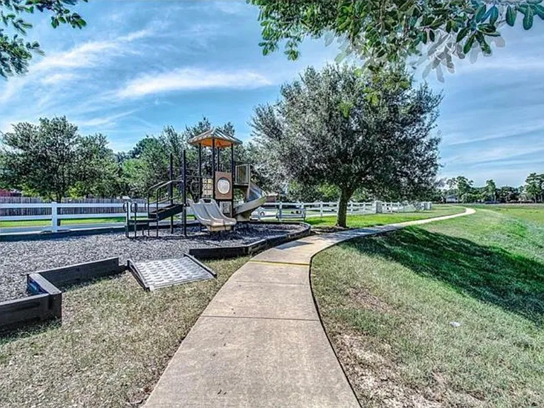 22023 Holly Branch Dr — Photo 8