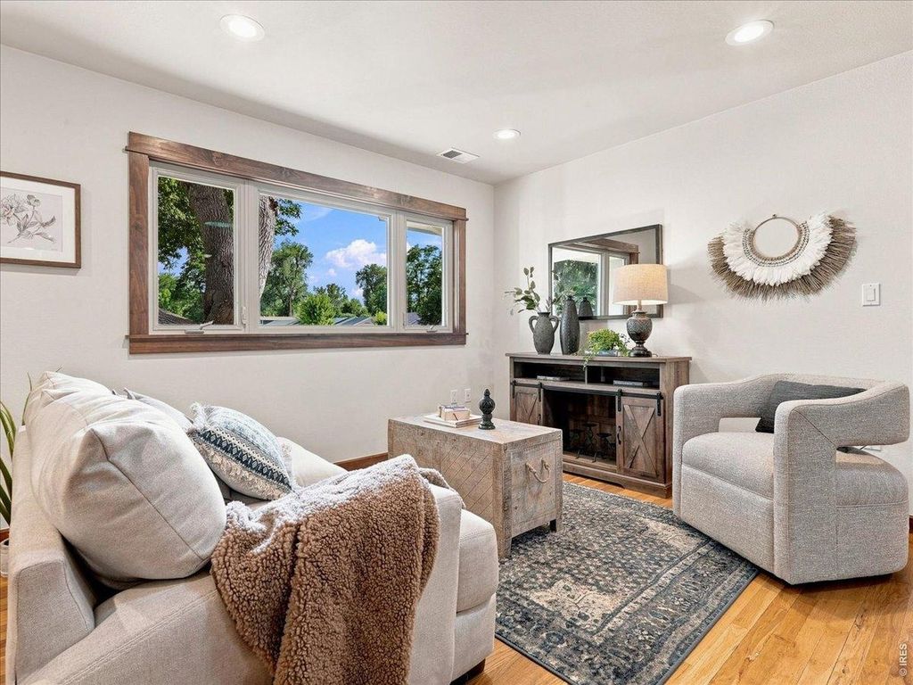 1240 Columbine Ct