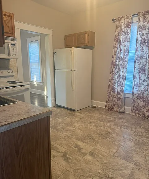409 Walnut St — Photo 10