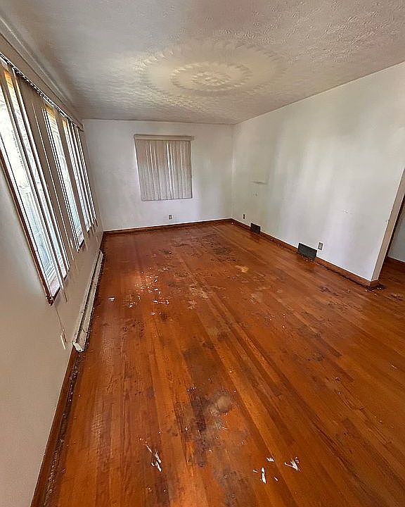 2nd image of 477 Hillman Rd