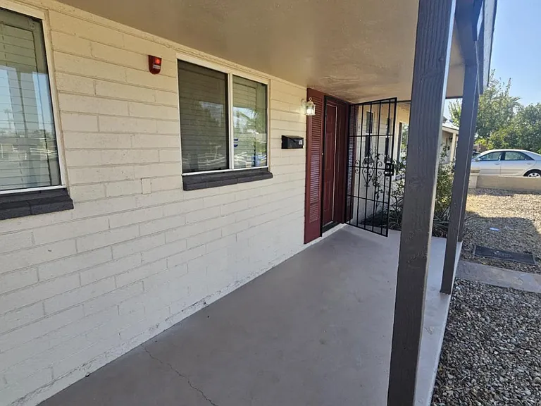 4619 E Almeria Rd — Photo 3