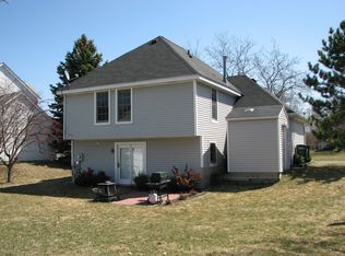 13976 Wellington Dr, Eden Prairie, MN 55347
