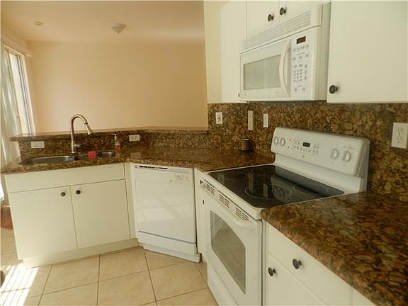 4th image of 8403 NW 113th Psge