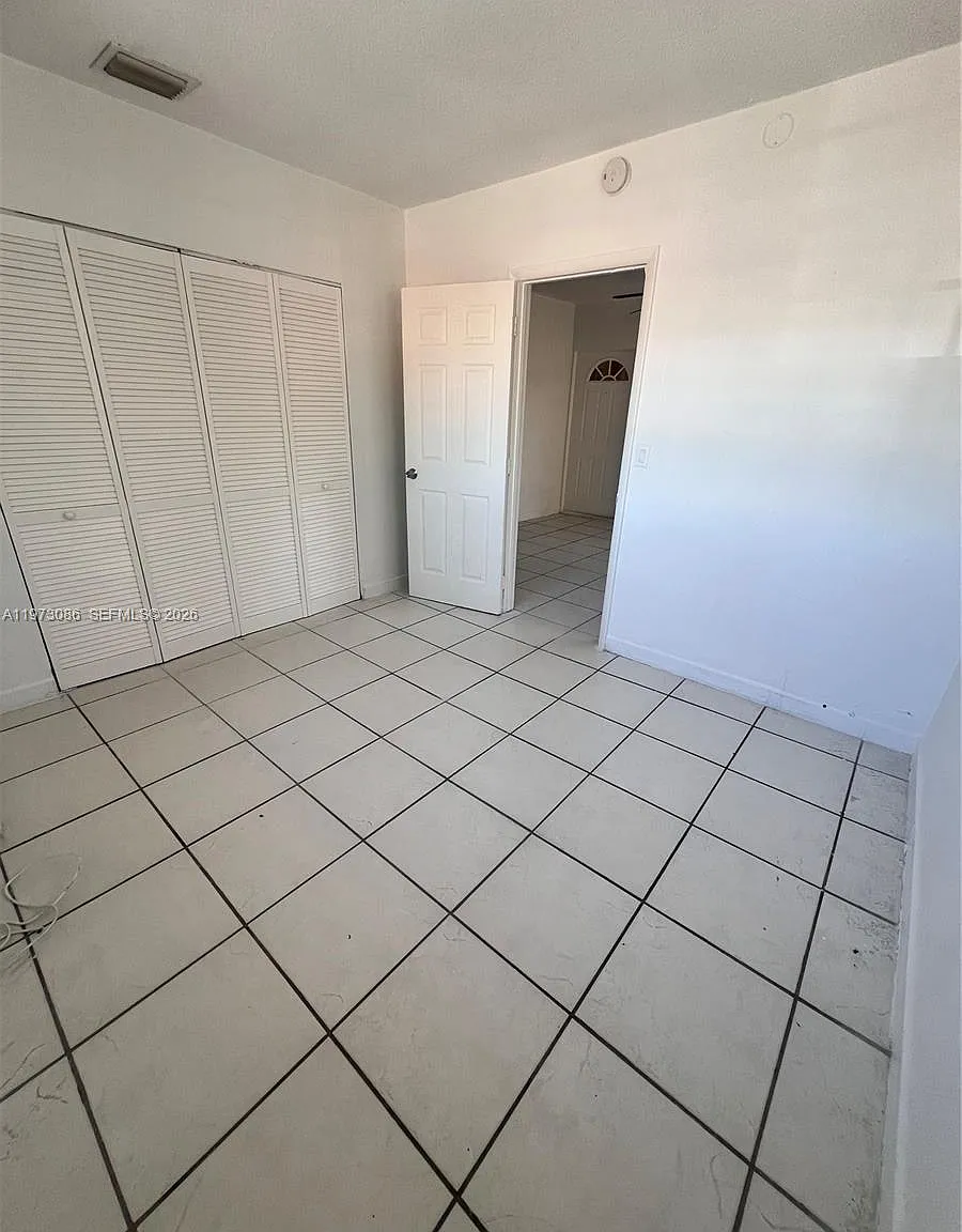 2 bed, 2900 sqft, $2,000 — Photo 3