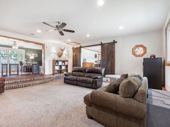 5th image of 19203 Collins Rd
