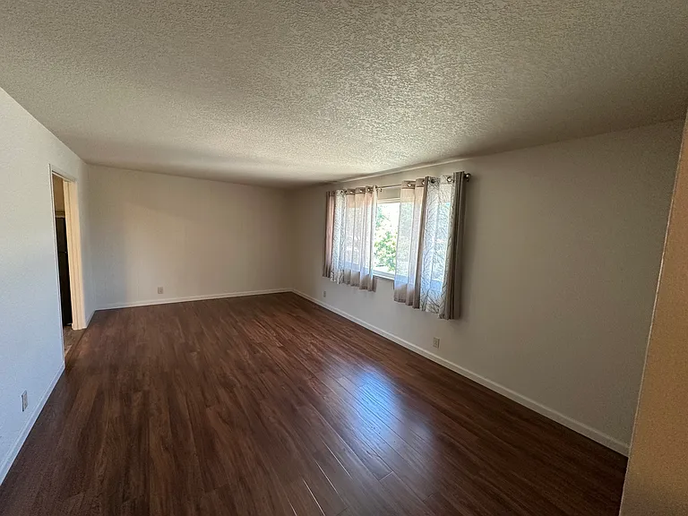 542 Firloch Ave #4 — Photo 5