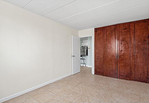 5th image of 9712 63rd Dr APT 8E