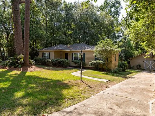 213 Alpine St, Chickasaw, AL 36611