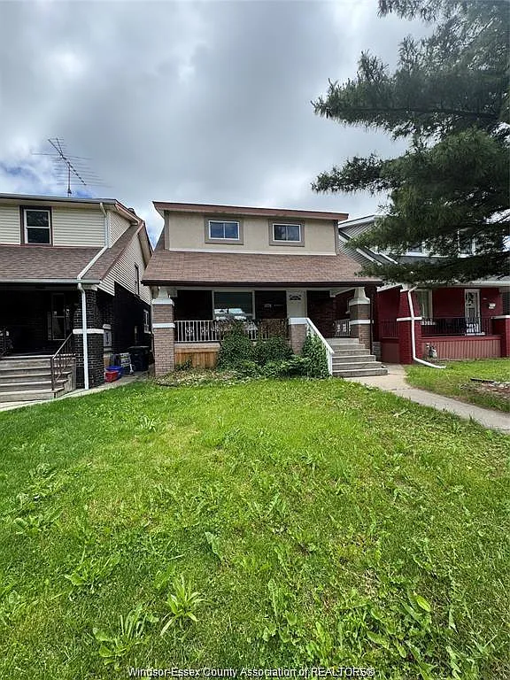 3 bed, $2,400 — Photo 1