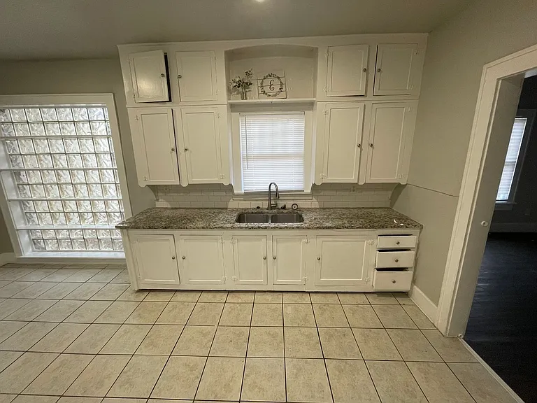 1534 Chestnut St — Photo 6