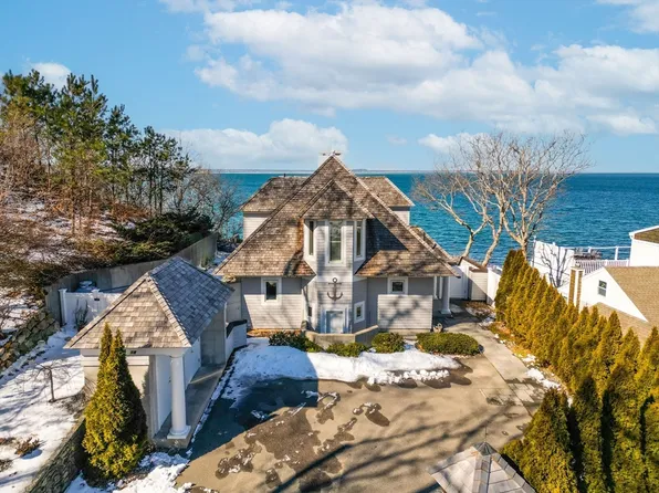 18 Driftwood Ln, Plymouth, MA 02360