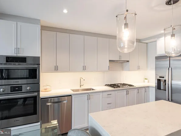 925 N Fairfax St #606, Alexandria, VA 22314