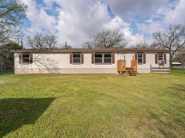 228 County Road 4870, Newark, TX 76071