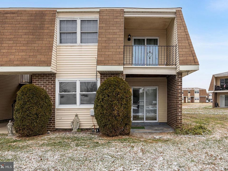 1st image of 3 Florence Tollgate Pl Unit 2