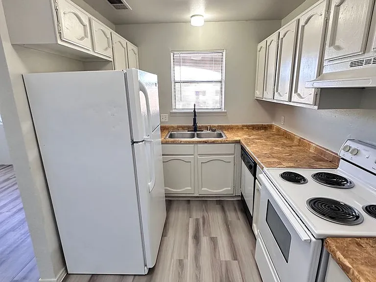 3504 Tulane Dr Ne — Photo 6