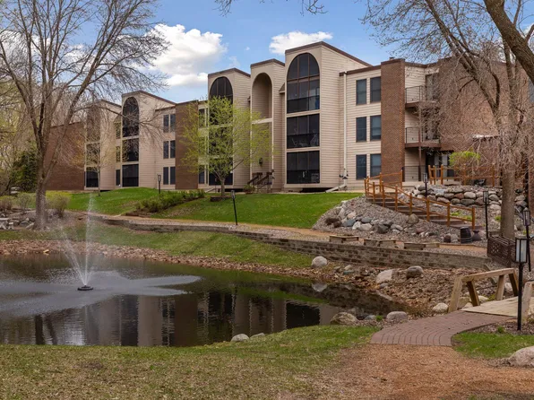 9500 Collegeview Rd APT 213, Bloomington, MN 55437