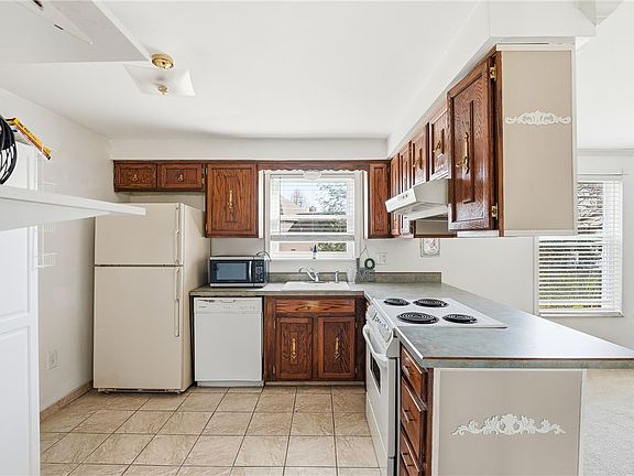 4th image of 114 Rembrandt Dr