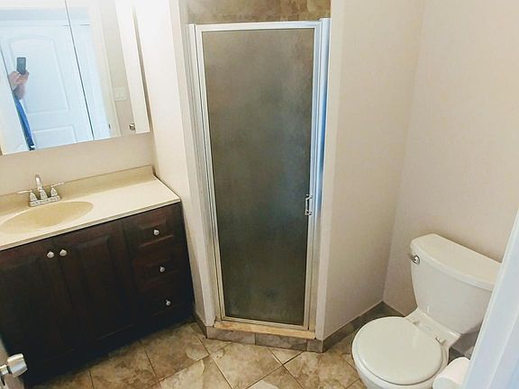 5th image of 733 N Leavitt St #2F