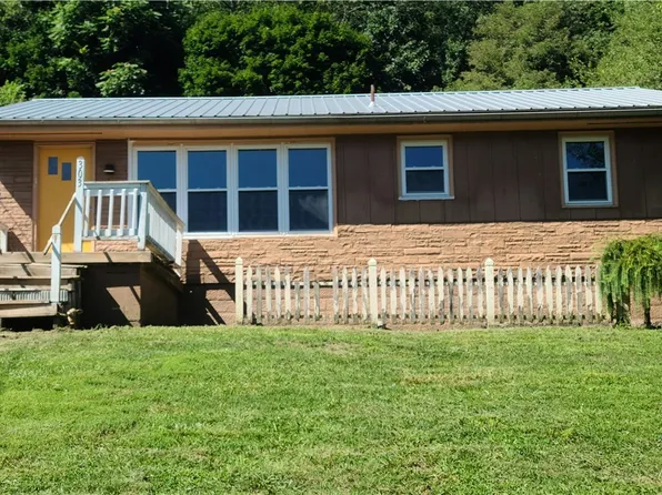 303 E High St, Jewett, OH 43986