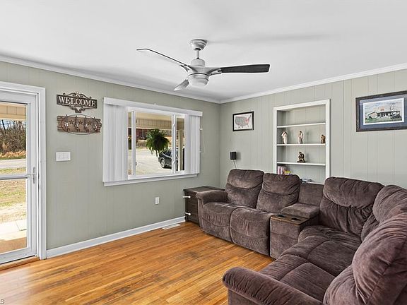 3rd image of 2035 Buffalo Rd