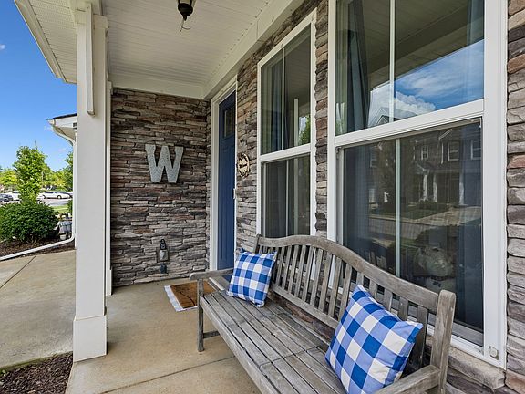 5th image of 3325 Brookberry Ln